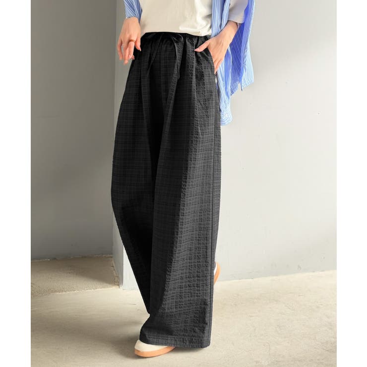 履くだけでお洒落見え。涼しげ素材で魅せる。サッカーチェックタックワイドパンツ | Classical Elf  | 詳細画像1 