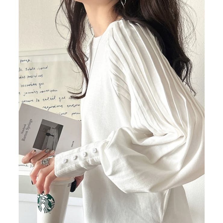 ホワイト | カジュアルな中にも上品さを。綿100%袖山タックラグラン長袖Tシャツ | Classical Elf 