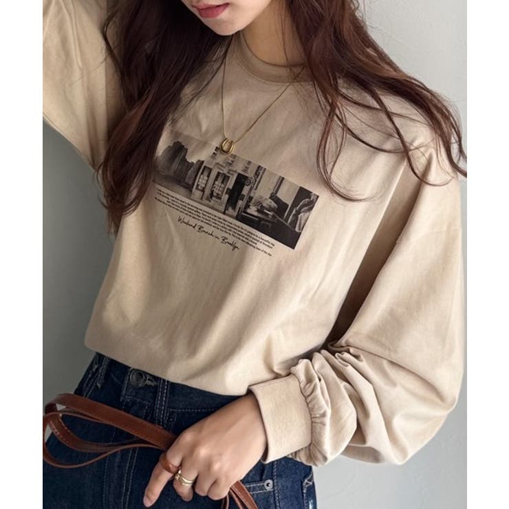 ベージュ | 一枚でも、レイヤードでも。モードな雰囲気で魅せる綿100％モノクロフォトプリント… | Classical Elf 