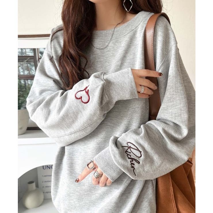 杢グレー | こなれた主役級の存在感♪袖ハート＆手書き風ロゴ刺繍裏毛オフショルオーバーサイズス… | Classical Elf 
