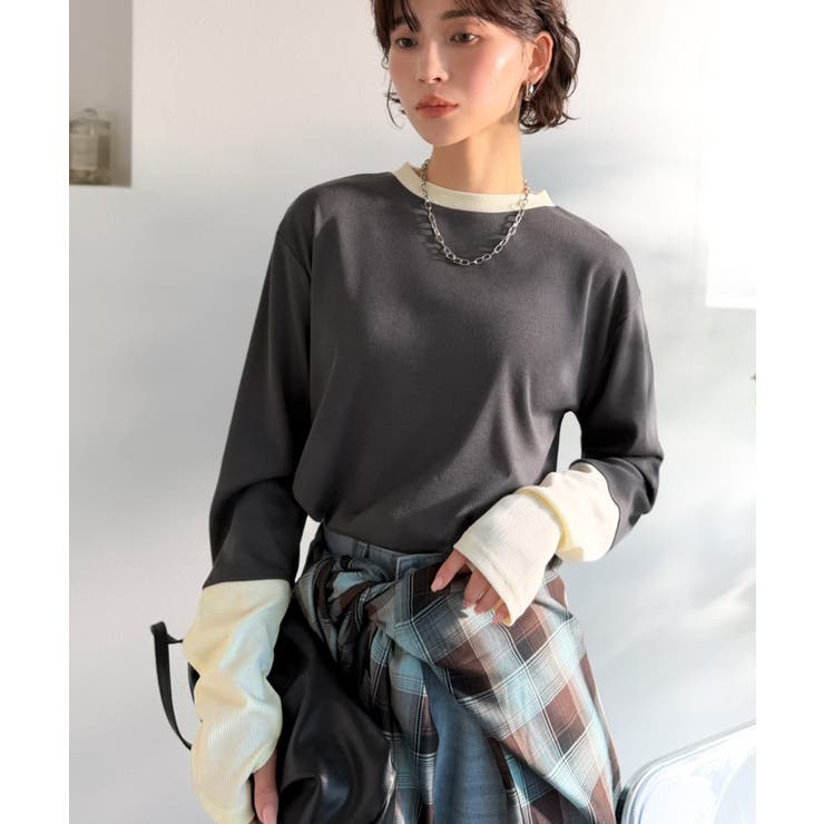 レイヤード見えで仕上げる、きれいめモード。指穴（サムホール）付き袖配色切り替えテ… | Classical Elf  | 詳細画像24 