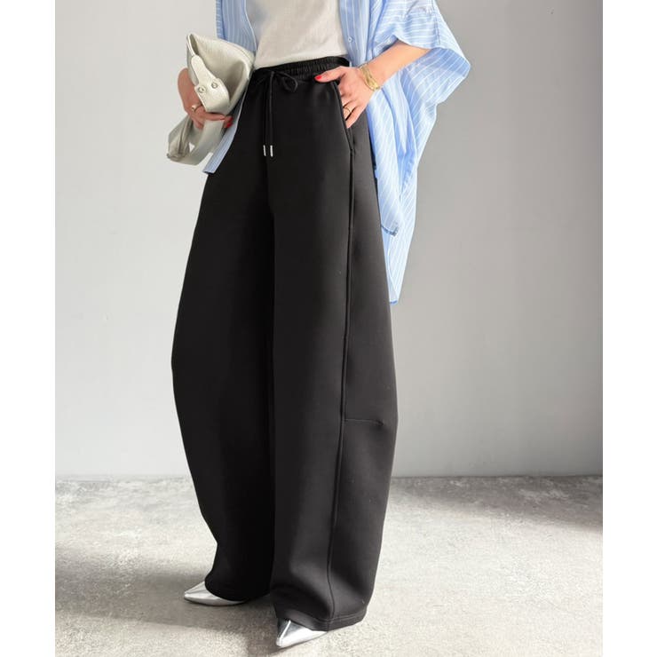 ブラック | 頑張らないのに、こなれ見え。ダンボール素材カーブスウェットパンツ | Classical Elf 