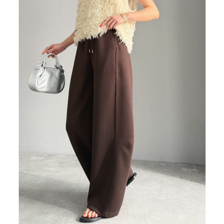 頑張らないのに、こなれ見え。ダンボール素材カーブスウェットパンツ | Classical Elf  | 詳細画像17 