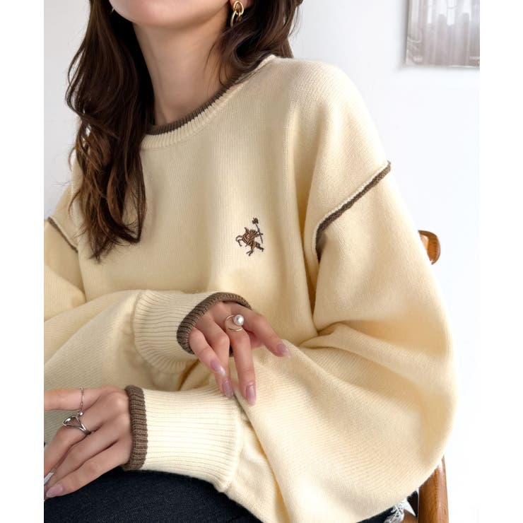 アイボリー | ゆるっと上品、やさしく映える。胸刺繍入り配色クルーネックオーバーサイズニット（長… | Classical Elf 