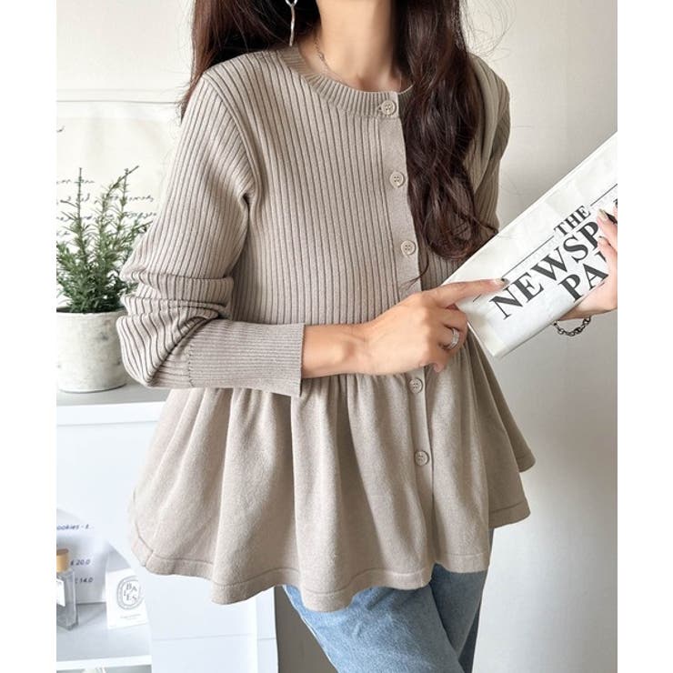 ベージュ | "メリハリ"シルエットで即きれい見え◎リブフリルペプラムカーデトップス（長袖） | Classical Elf 