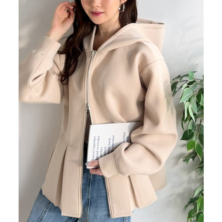 ベージュ | 主役級！今日の可愛いを格上げ！ ダブルジップペプラムマシュマロダンボールパーカー | Classical Elf 