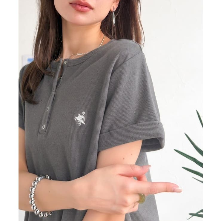 すっきり華奢魅せ。袖ロールアップ胸刺繍入りヘンリーネックリブTシャツ (半袖) | Classical Elf  | 詳細画像18 