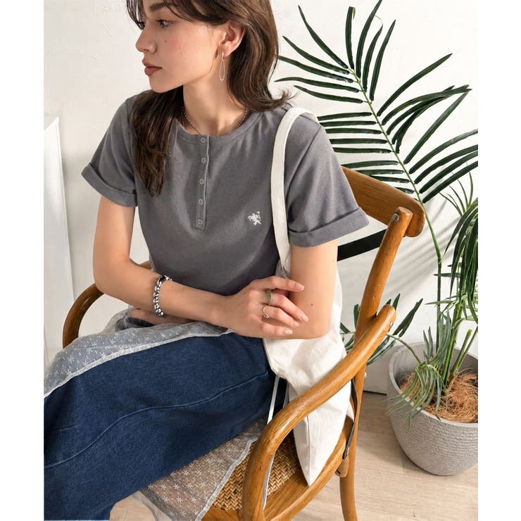 すっきり華奢魅せ。袖ロールアップ胸刺繍入りヘンリーネックリブTシャツ (半袖) | Classical Elf  | 詳細画像21 