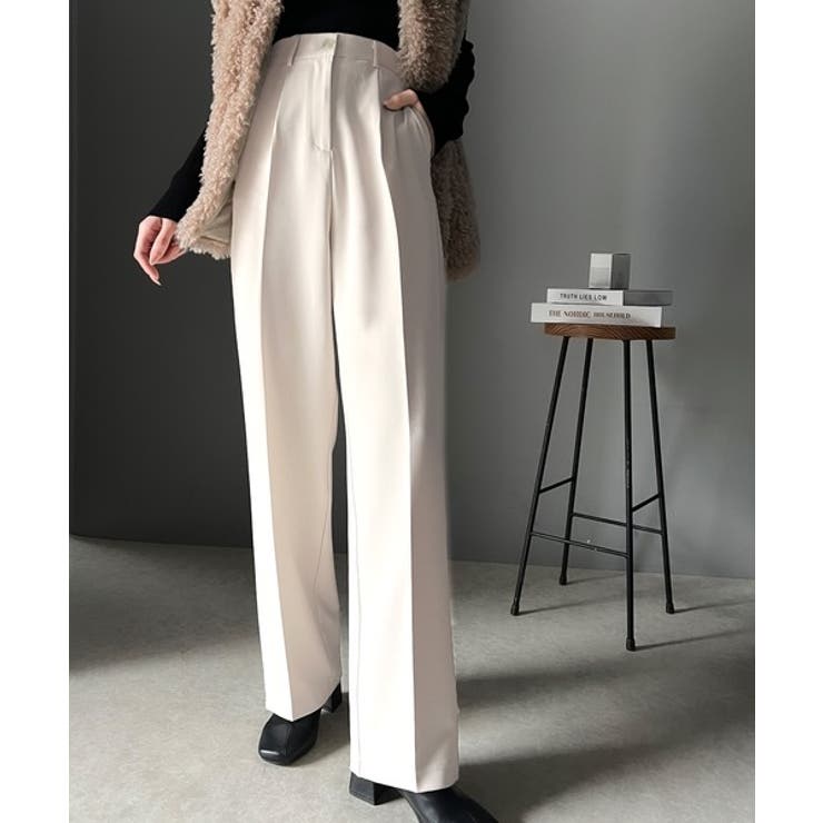 美脚魅せ、センタープレス。タック入りセミワイドパンツ[品番