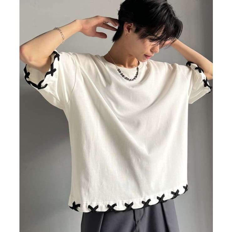 オフホワイト×ブラック | トレンドライクなゆるシルエット。【メンズ】ステッチデザインTシャツ（半袖） | Classical Elf Men