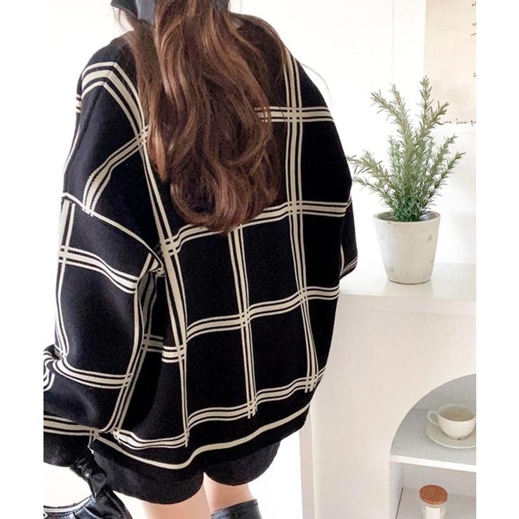 洗練されたシルエットで上品にキマる Wジャガードチェック柄