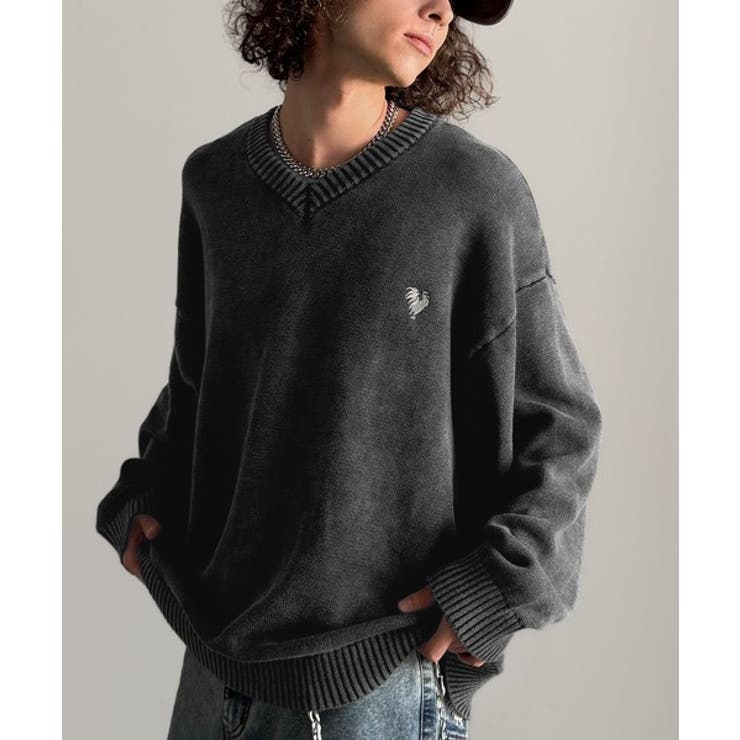 ブラック | 「自分ウケ最強。」綿100％刺繍入りピグメント加工Vネックセーター | Classical Elf Men