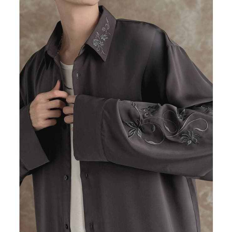 チャコールグレー | 「魅せる服。」刺繍使いルーズドレープシャツ（長袖） Embroidery Loo… | Classical Elf Men