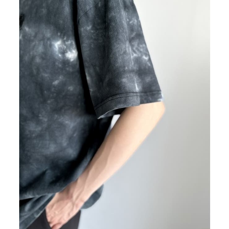 視線を独り占め。」タイダイ染め刺繍入りオーバーサイズTシャツ