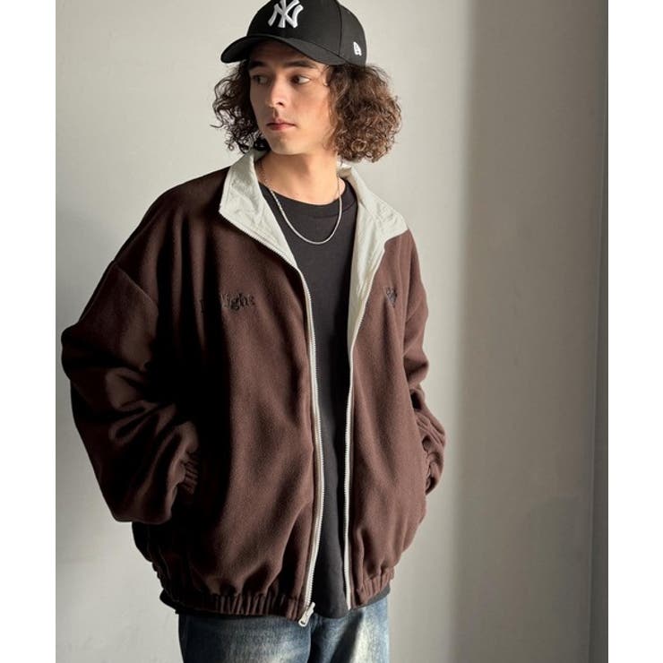 これ1着で実質2着分の価値。」ナイロン×ボア2wayリバーシブル胸元刺繍