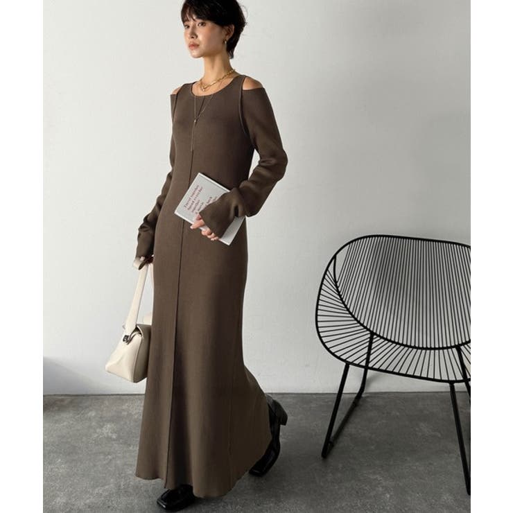 ブラウン | ヘルシーに大人の肌魅せ。肩開きニットワンピース | Classical Elf 