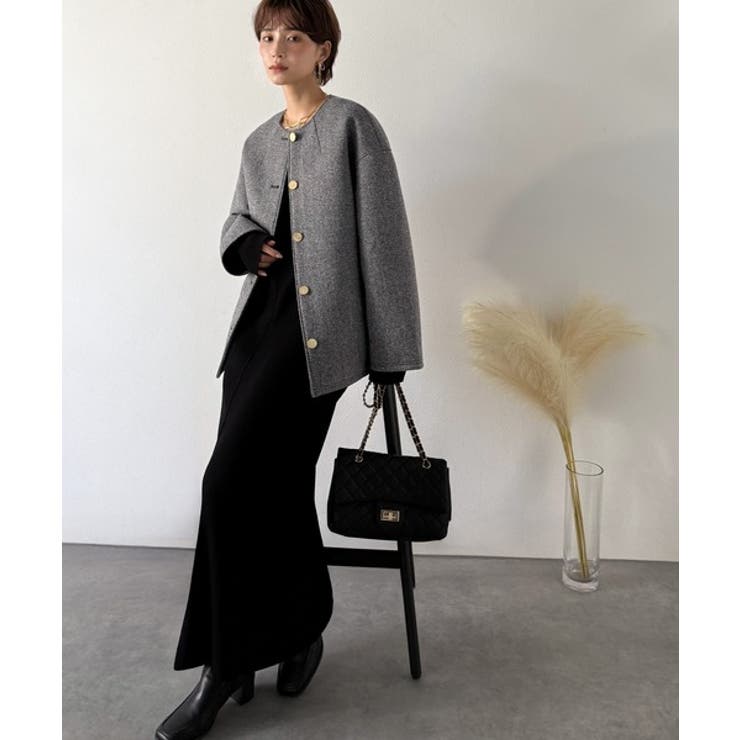 端正な佇まいが導く上品スタイル。ツイードボンディング金釦ノーカラージャケット | Classical Elf  | 詳細画像4 