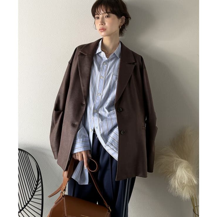 羽織るだけで上品ハンサム。レザー風加工スエード袖タックテーラード