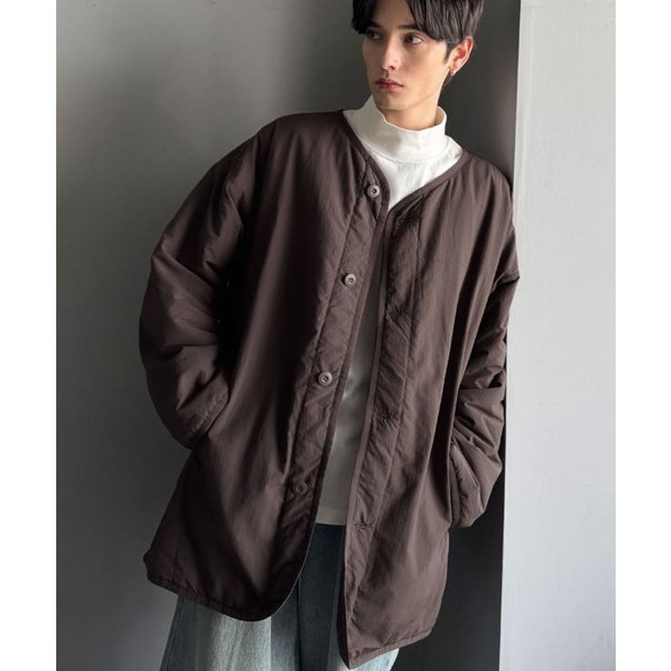 今っぽいけどシンプルにキマる。ノーカラーサイドファスナー中綿