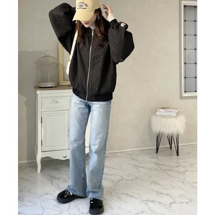JaVaジャバ コラボ》大人の上品。エンボス加工ジップブルゾン JaVaジャバ コラボ》大人の上品。エンボス加工ジップブルゾン