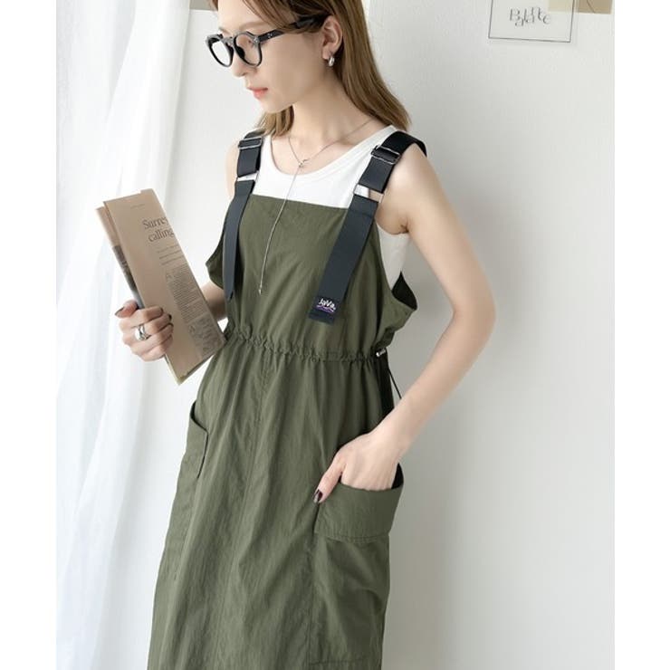 一気にトレンドライクな印象をプラス。肩ベルトナイロンワンピース | Classical Elf  | 詳細画像13 