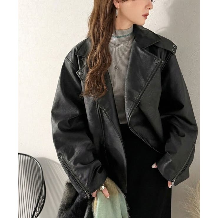 甘さ控えめ、無敵の女っぽさ。フェイクレザーダブルライダース