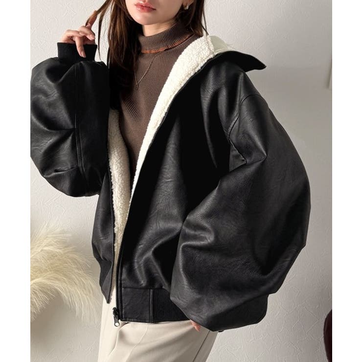 気分に合わせて変化を楽しむ。2wayフェイクレザー×ボアリバーシブル