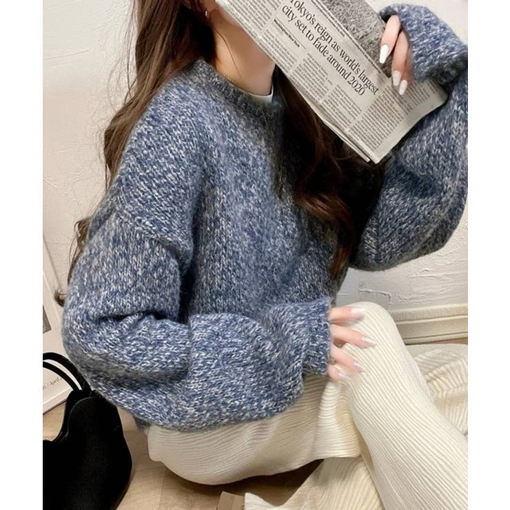 柔らかな印象の大人ニット。ミックスカラーロールネックニットプル