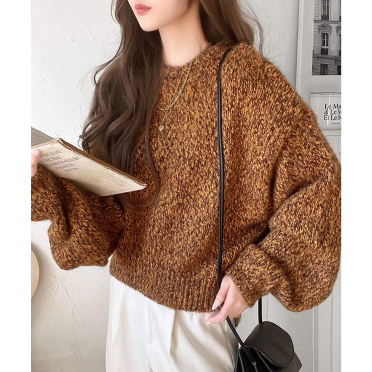 柔らかな印象の大人ニット。ミックスカラーロールネックニットプル