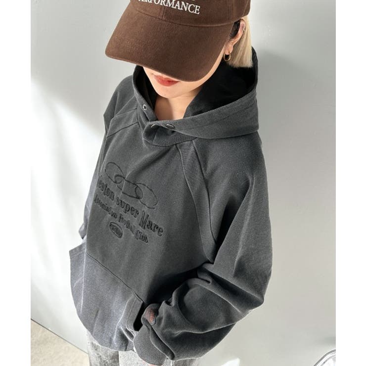 個性が際立つアートな一着！ヴィンテージ風フットボールデザインピグメントパーカー | Classical Elf  | 詳細画像2 