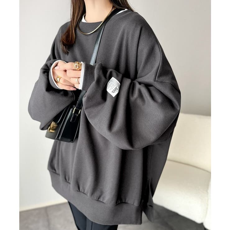 チャコール | リラクシーに着こなす、オンナっぽカジュアル！裏起毛ワイドネックビックスウェット | Classical Elf 