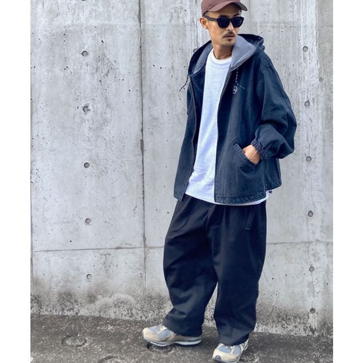 ルーズなサイジングでラフな着こなしを。ZIPアップビッグデニム