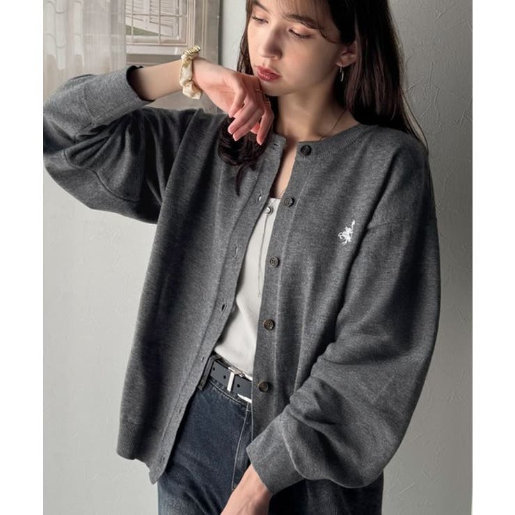 チャコール×オフホワイト | 着まわし自在のベーシックデザイン。配色刺繍カーディガン | Classical Elf 