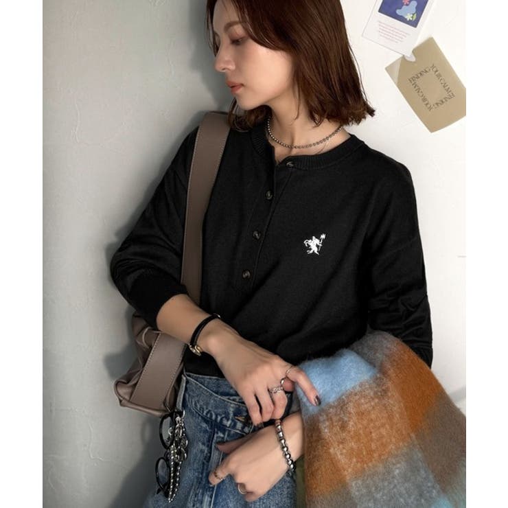 顔周りスッキリ&胸元刺繍で映える♪配色刺繍ヘンリーネックニット | Classical Elf  | 詳細画像12 