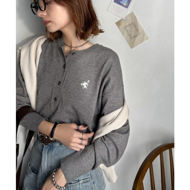 顔周りスッキリ&胸元刺繍で映える♪配色刺繍ヘンリーネックニット | Classical Elf  | 詳細画像19 