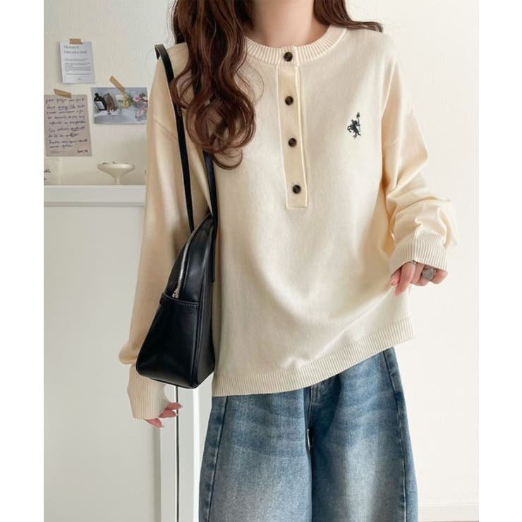 顔周りスッキリ&胸元刺繍で映える♪配色刺繍ヘンリーネックニット | Classical Elf  | 詳細画像3 