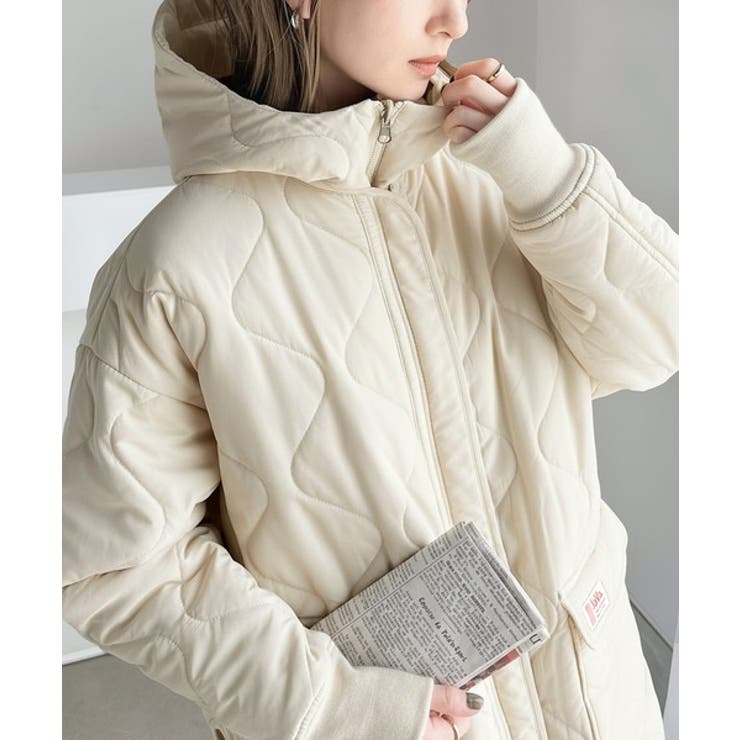 ★未使用級★エムズグレイシー ボンディング フーデット パーカー キルティング 楽天市場】トレンドのキルティング×ハリ感のあるダンボールニットの異