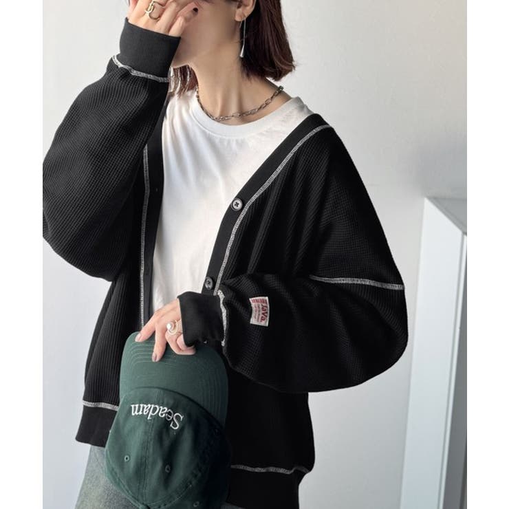 ラフで上品な大人のゆるカジュアル。配色ステッチVネックワッフルカーディガン | Classical Elf  | 詳細画像10 