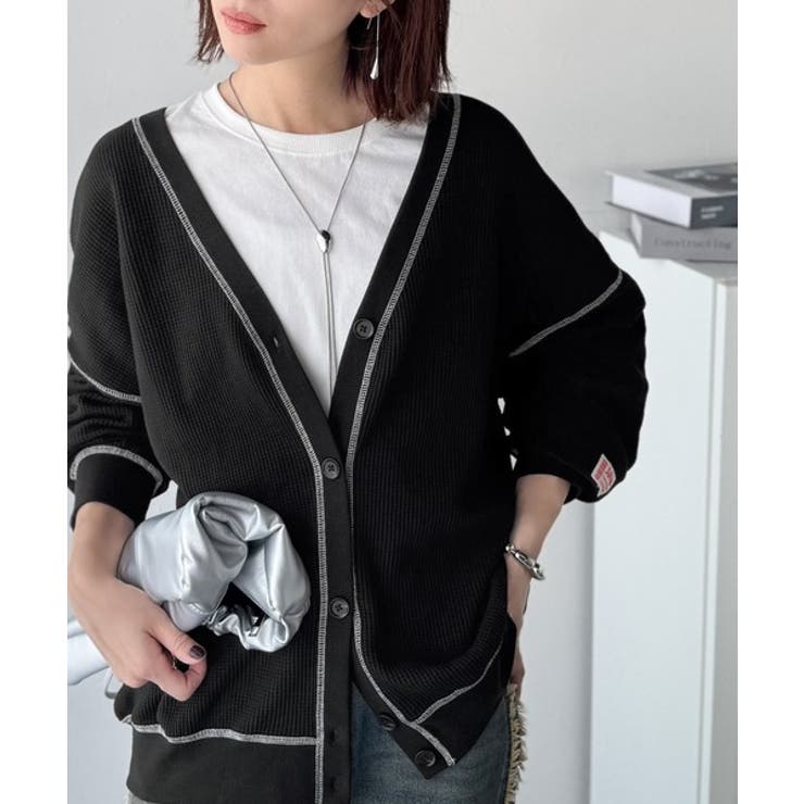 ラフで上品な大人のゆるカジュアル。配色ステッチVネックワッフルカーディガン | Classical Elf  | 詳細画像11 