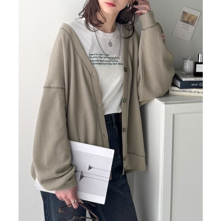 ラフで上品な大人のゆるカジュアル。配色ステッチVネックワッフルカーディガン | Classical Elf  | 詳細画像24 