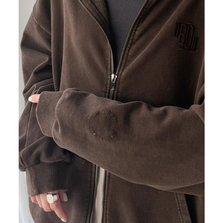 大人の抜け感◎ニュアンス色が映える。アシッドウォッシュロゴZIPパーカー | Classical Elf  | 詳細画像24 
