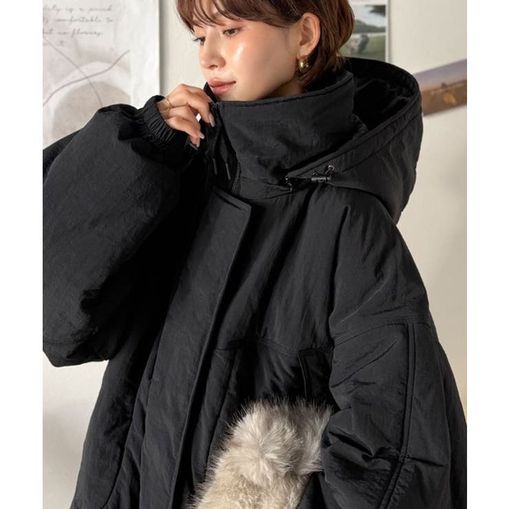ボリュームシルエットで魅せる、今年の主役アウター。フード付き中綿