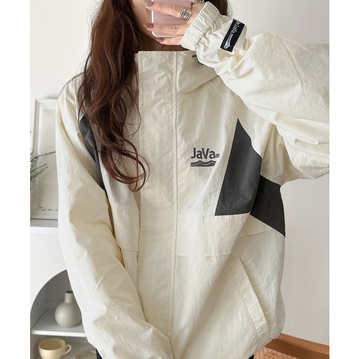 軽やかに魅せる、スポーティモード。サイド配色切替ナイロン100％パーカー | Classical Elf  | 詳細画像21 