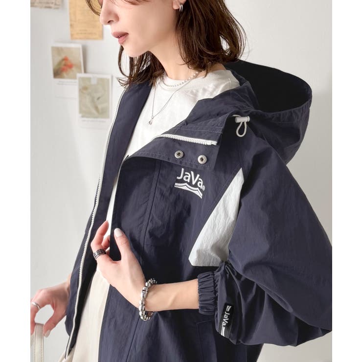 ネイビー×オフホワイト | 軽やかに魅せる、スポーティモード。サイド配色切替ナイロン100％パーカー | Classical Elf 