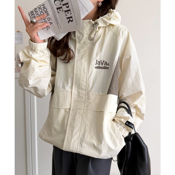 軽やかに魅せる、スポーティモード。サイド配色切替ナイロン100％パーカー | Classical Elf  | 詳細画像3 