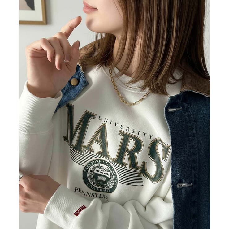 大人カジュアルスタイルに。カレッジロゴクラックプリント裏起毛