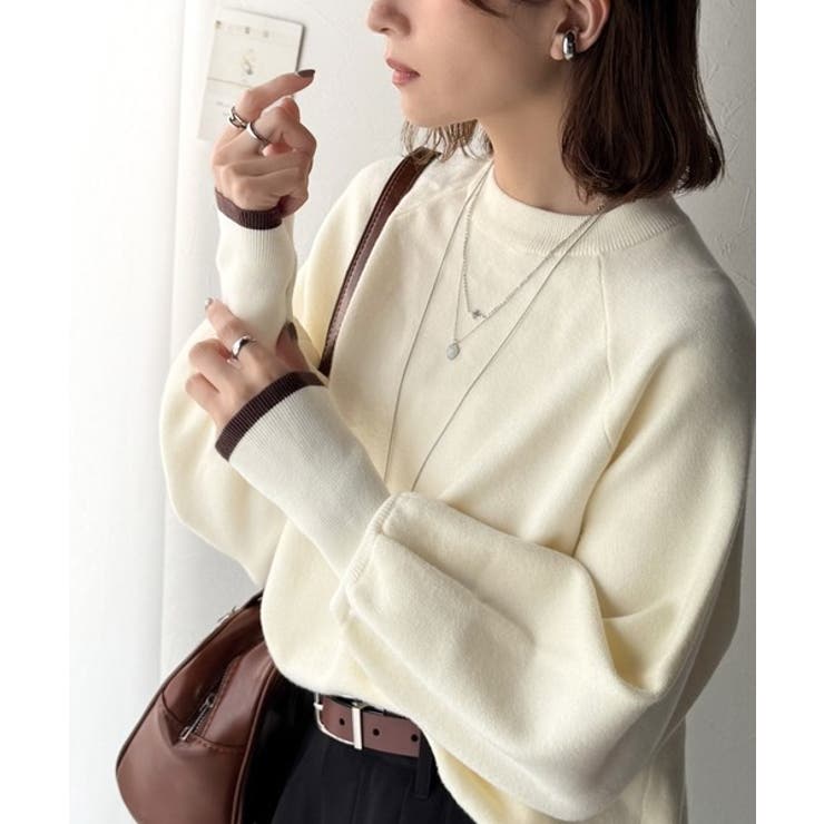 アイボリー | 《JaVaジャバコラボ》こなれ感と快適さを両立◎サムホール付き袖リブ配色スウェッ… | Classical Elf 
