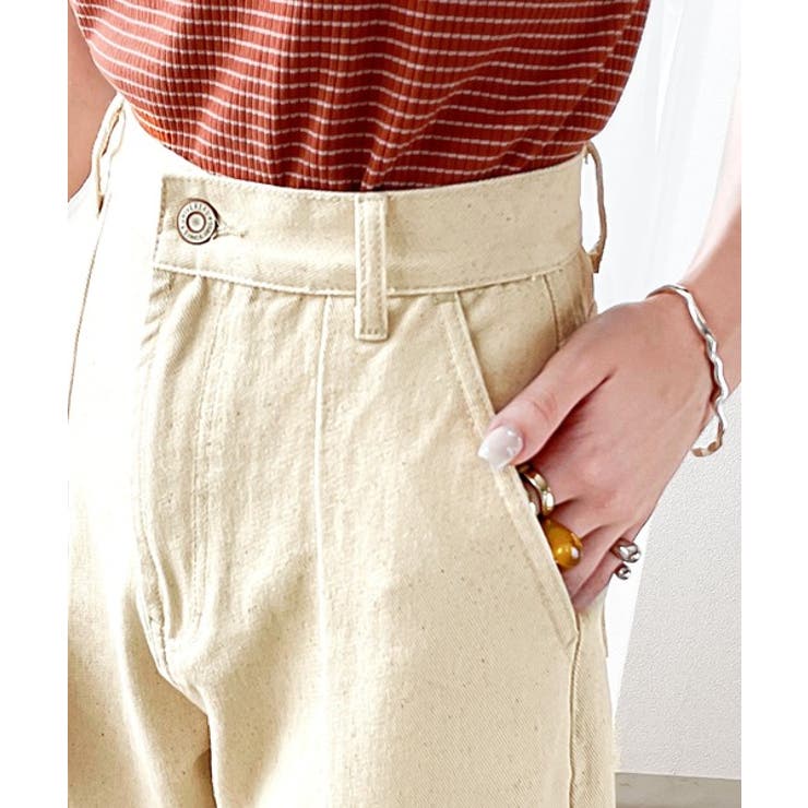 後ろ姿に一目惚れ。フラッシャー付きセンタータックストレート