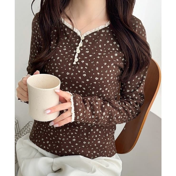 花柄ブラウン | 【mily bilet】華やかさと可愛さを1枚で。花柄レース使い袖ギャザーヘンリ… | Classical Elf 