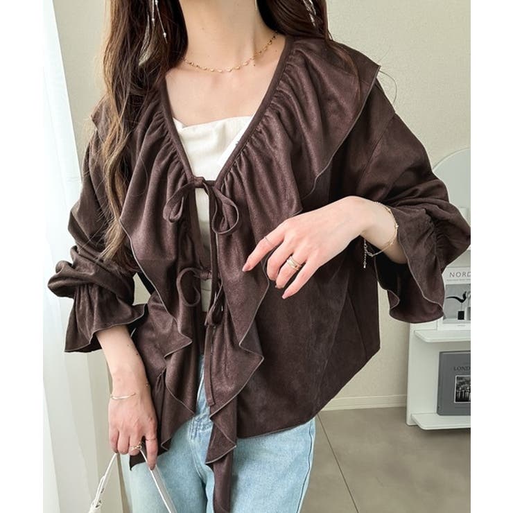 ひらりと可憐に、上品フェミニン。フェイクスエード前開きリボン